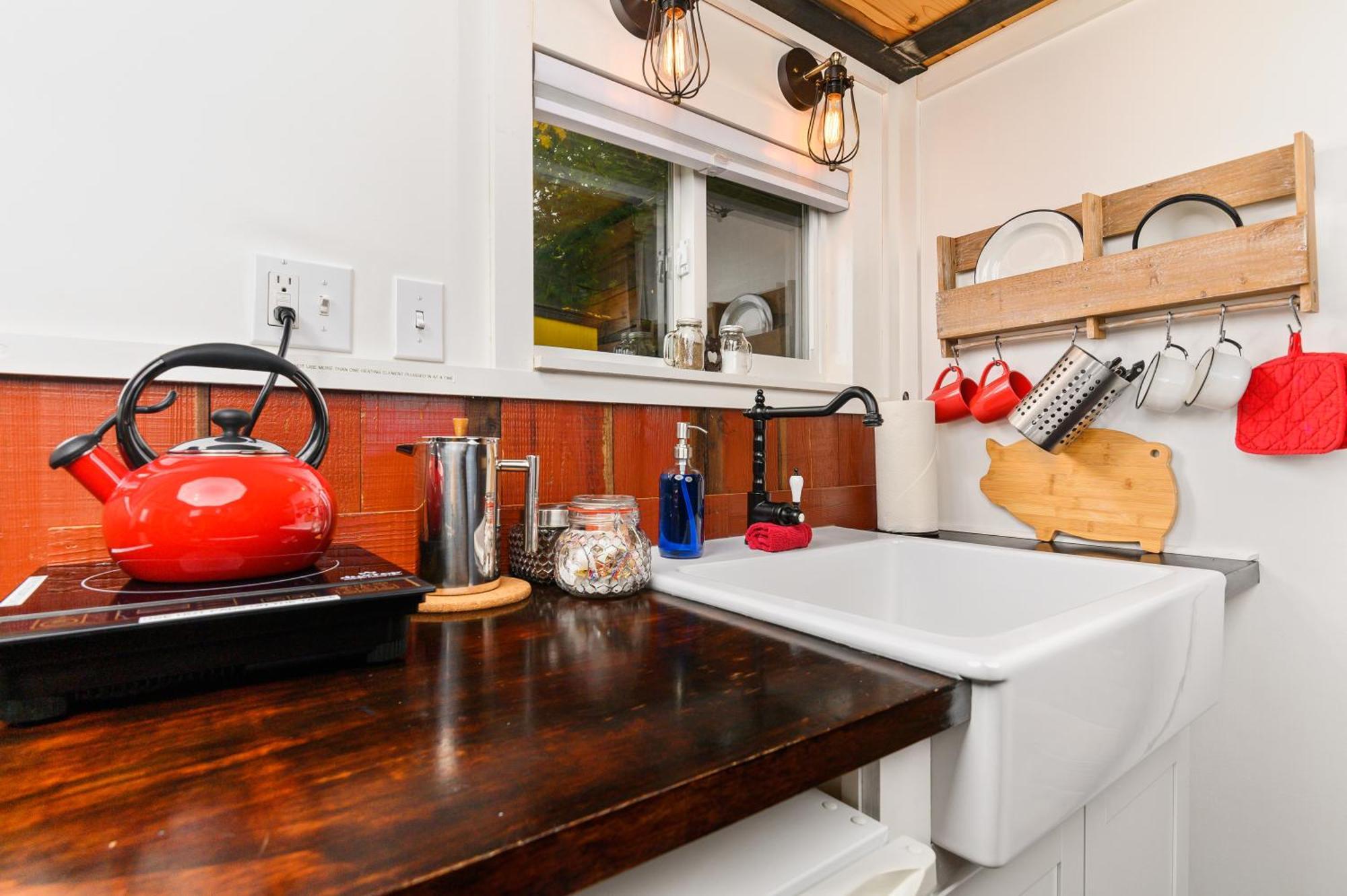 Tiny Digs - Hotel Of Tiny Houses Portland Room photo